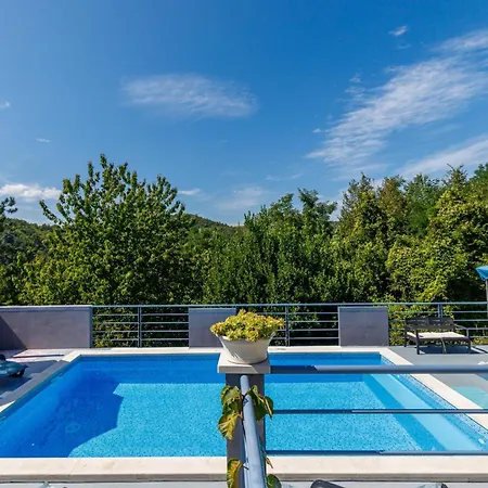 Vila Pool Maro In Nature - Happy Cerovlje